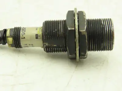 Omron E2FM-QX5D1-1 Inductive Proximity Sensor 10" Cut Cable