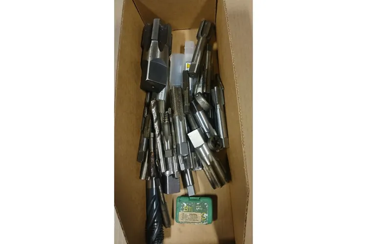 Used _UNKNOWN_ _UNKNOWN_ Taps & Dies Ohio US | Thompson Auctioneers #1547383