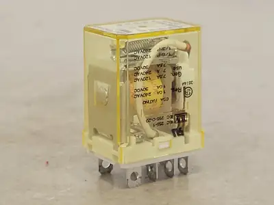 NEW IDEC RH2B-U