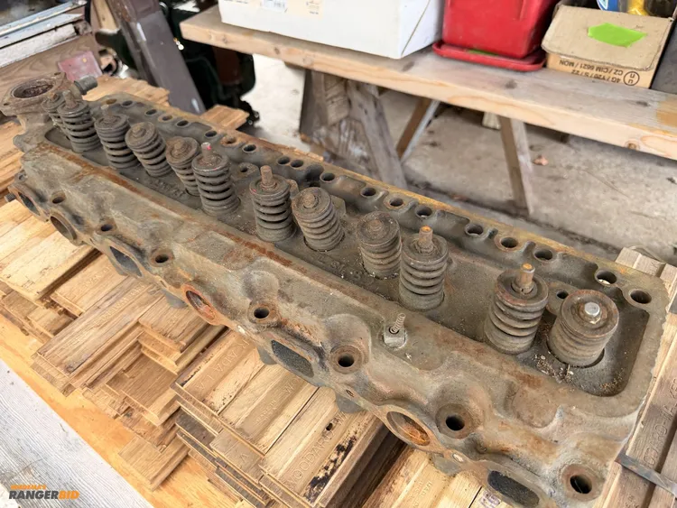 Used GM 3835409 CHEVROLET 216 CUBIC-INCH INLINE-SIX CYLINDER HEAD ROUGHLY BETWEEN 1942 AND 1952 Engine Parts & Accessories Michigan US | Miedema Asset Management Group #1419801