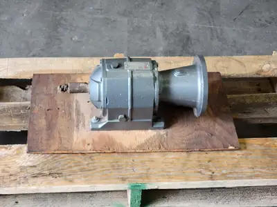 USED US GEARMOTORS F11-0495529-011