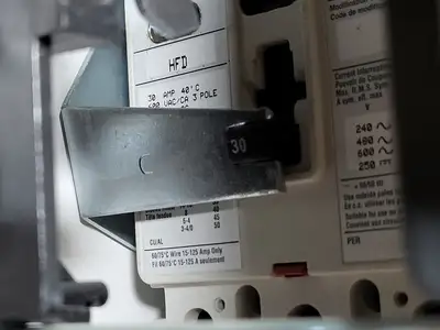 Used EATON SVX010A1-5A4N1 Switchgears British Columbia CA | Lenmark #240181