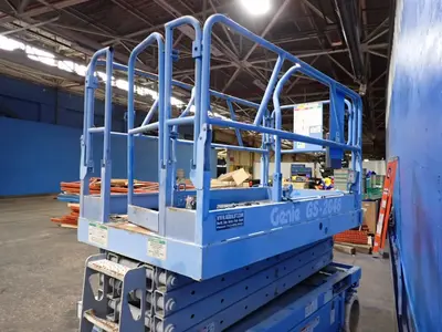 USED 2000 GENIE GS2646