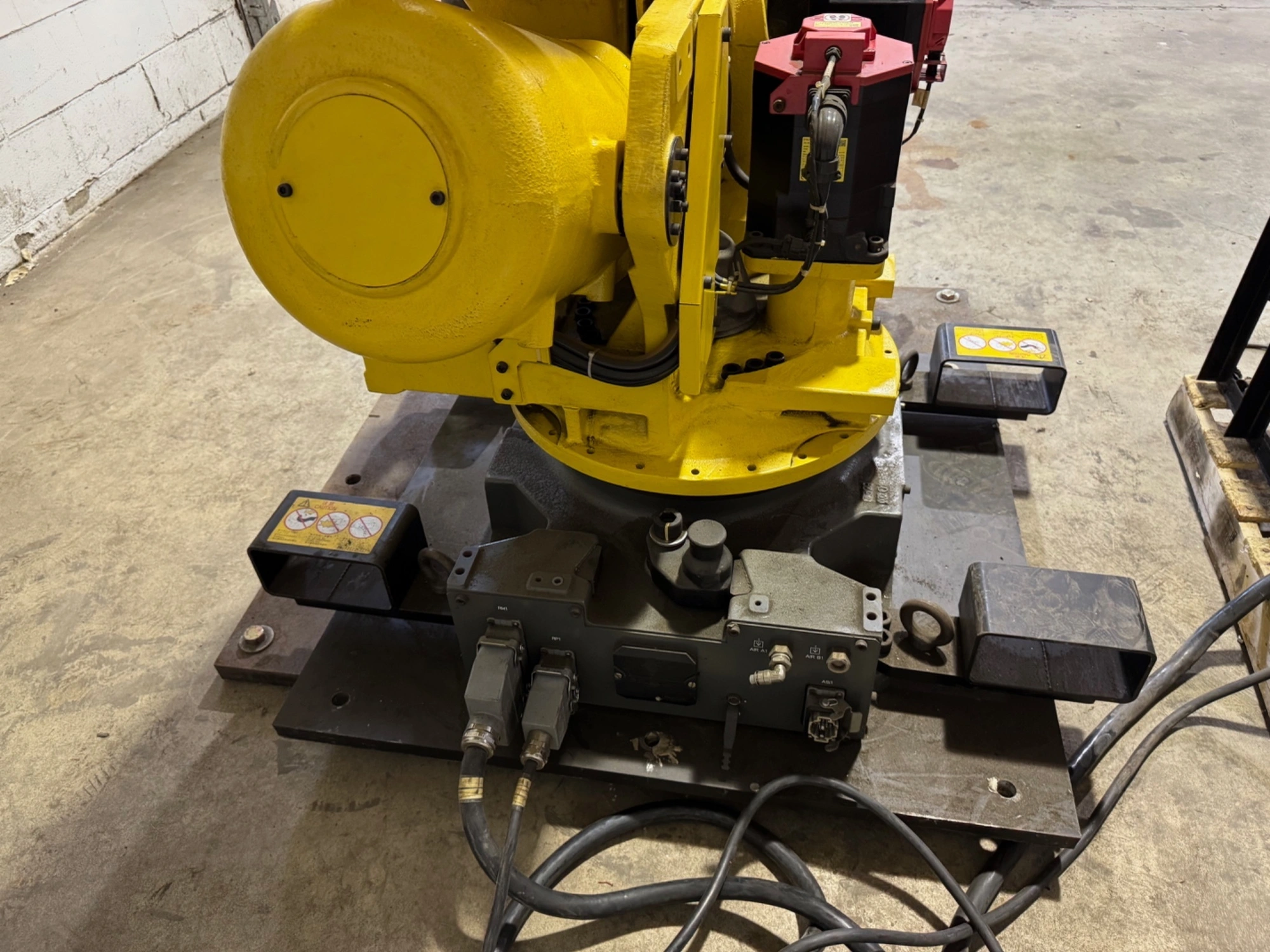 USED 2013 FANUC R-2000IB/165F Robots in Michigan US #198521 Equipt