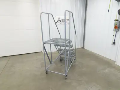 Uline H-7919 Rolling Ladder 4 Step 36" Work Platform 40" Top Step 800lbs Cap