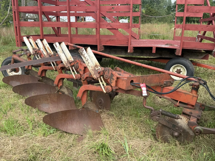 Used _UNKNOWN_ _UNKNOWN_ Moldboard Plows Michigan US | Miedema Asset Management Group #1443263