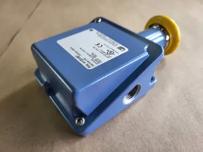 NEW UNITED ELECTRIC CONTROLS H100-567
