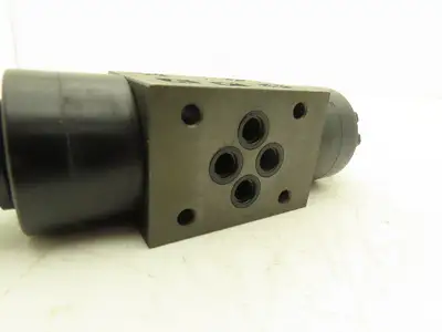 Nachi Hydraulic Directional Solenoid Valve 3 Pos 4 Way 120V Coil