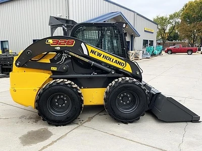 USED 2023 New Holland L328