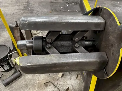 2,500 LB X 18" AMERICAN MODEL #60 PULL OFF COIL REEL UNCOILER: YOBRO #23933