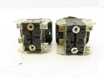 Allen Bradley 800T-QA24GD1 Green Illuminated Push Button 30mm Lot of 2