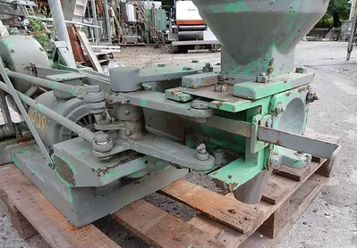 USED EVEREADY MACHINE SINGLE PISTON