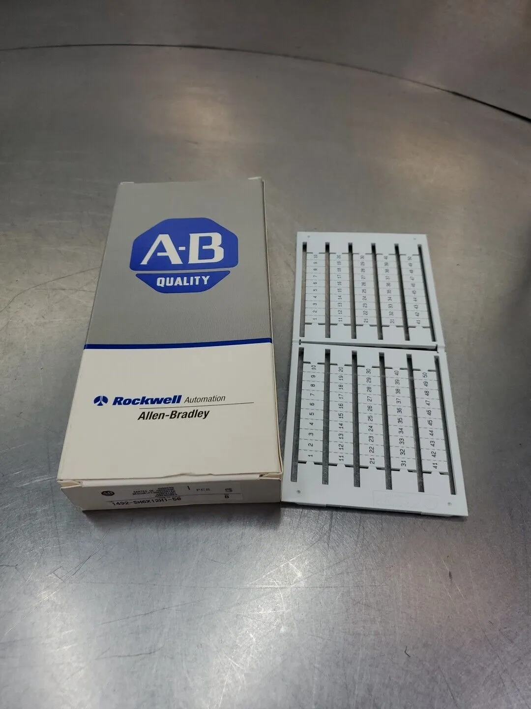 ALLEN BRADLEY 1492-SM6X12H1-50 Ser. B Markers. 4C-25