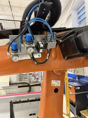 KUKA KR 210 R3100 Ultra F Robot | Universal Press & Machinery (UPM) (4)