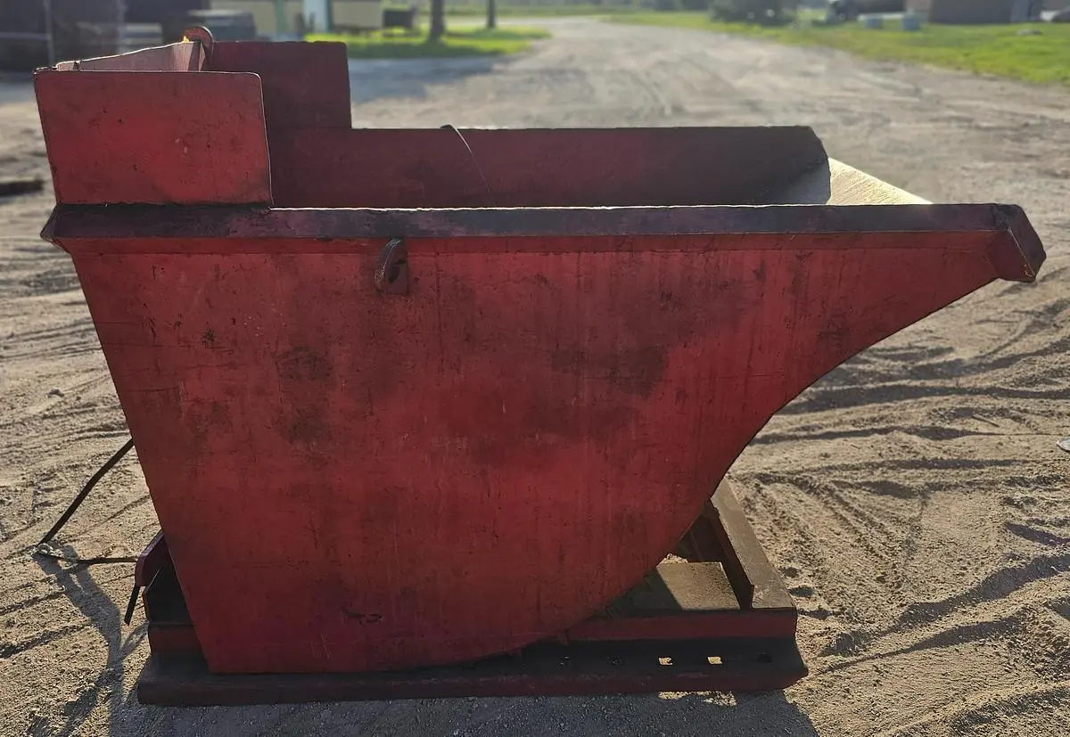 USED ROURA 3/4 CU. YARD