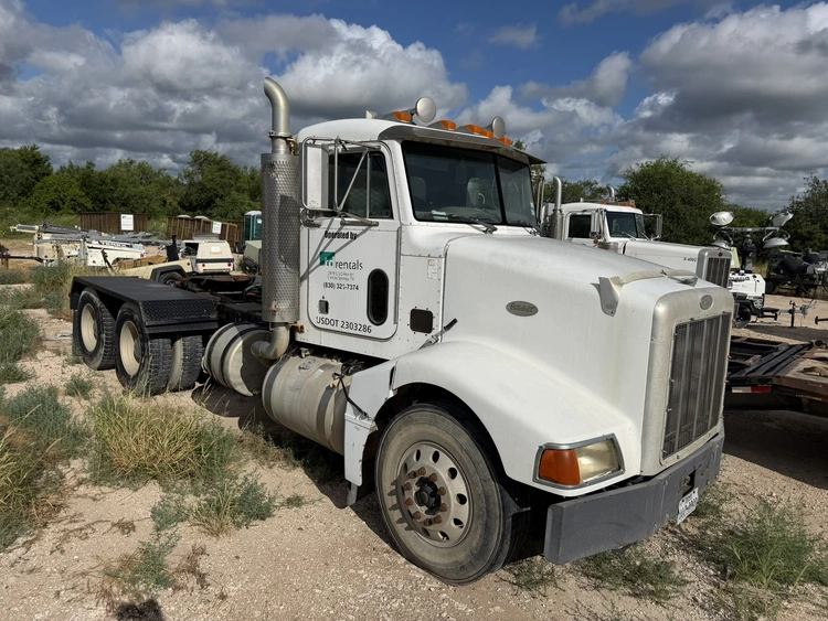Used 2004 PETERBILT 385 TRUCK TRACTOR Conventional trucks Texas US | Miedema Asset Management Group #1312552