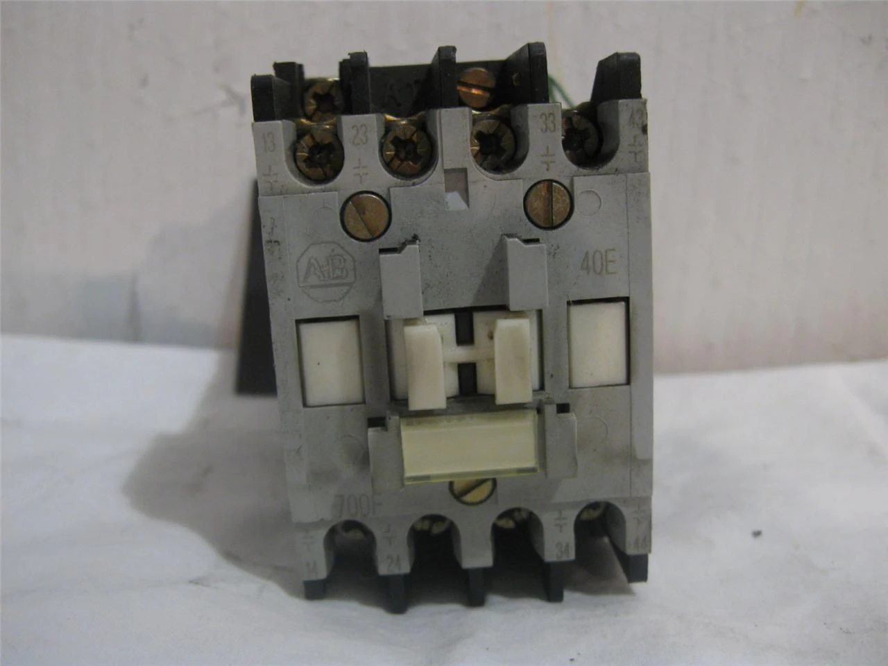 USED ALLEN BRADLEY 700-F400A1