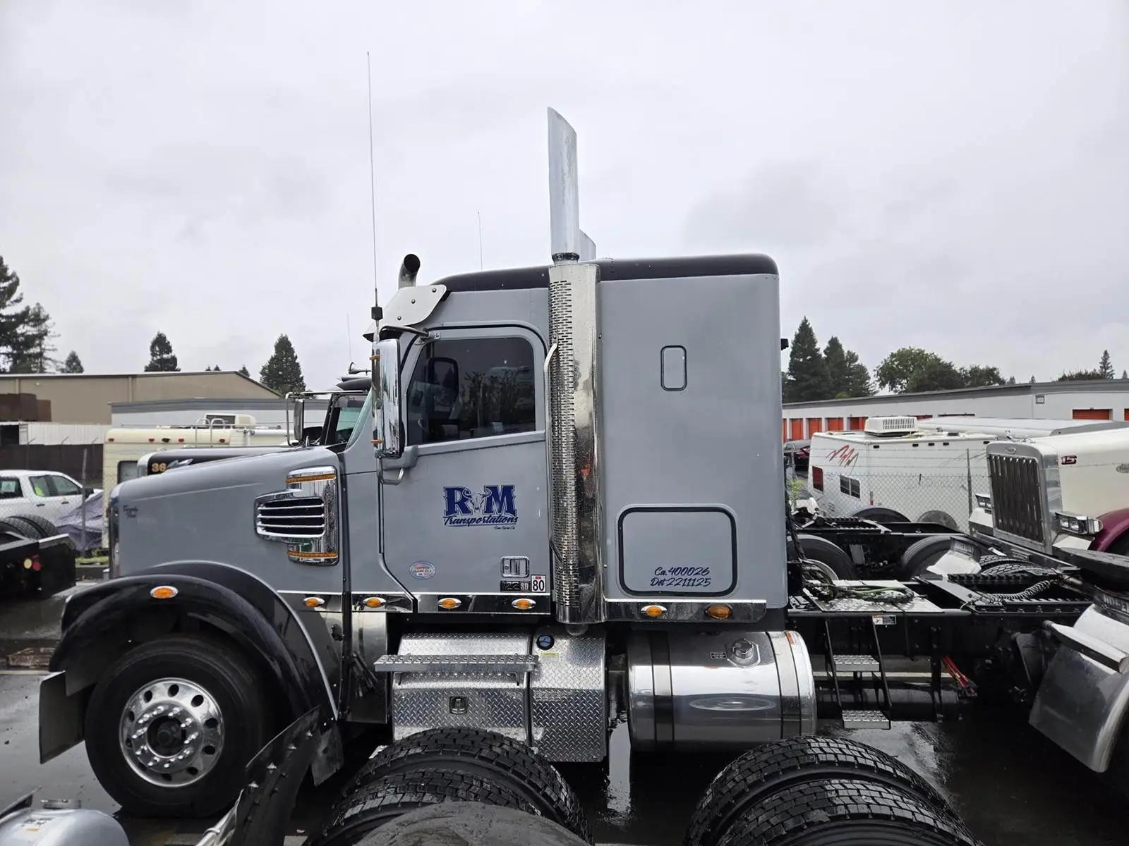 USED 2023 FREIGHTLINER CORONADO 122 SD