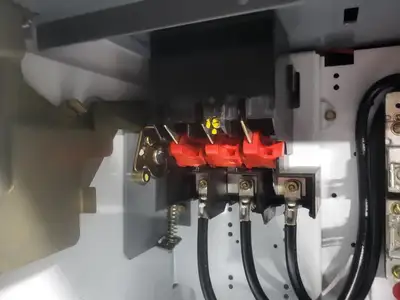 MCC Unit 100/200 Amp Disconnect Switch