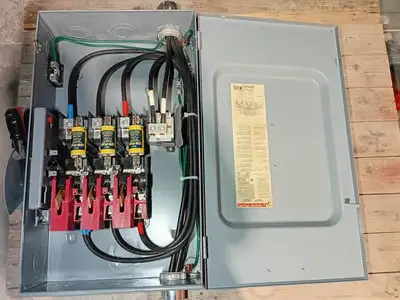 USED SQUARE D CH324N