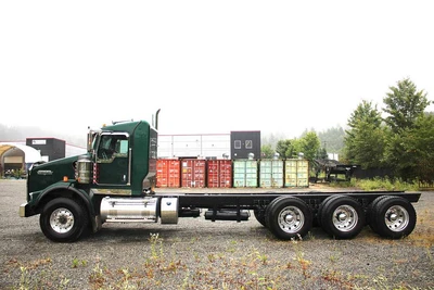 Used 2022 KENWORTH T800 TRI DRIVE EXTENDED DAY CAB 565 HP X15 FULL LOCKERS Conventional trucks British Columbia CA | International Machinery LLC #1710998