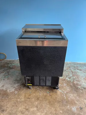 75-0251 Glastender 24'' Mug Froster MF24-B