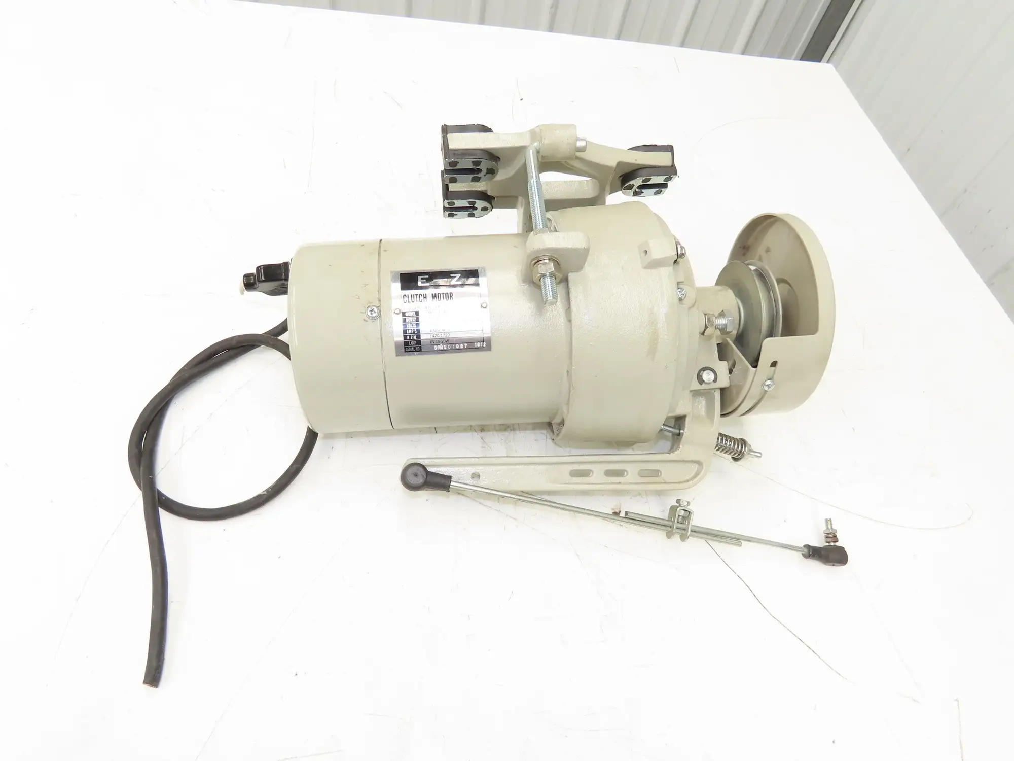 E-Z M-13 Clutch AC Motor For Industrial Sewing Machine 1/2Hp 220VAC 3PH 1720 RPM