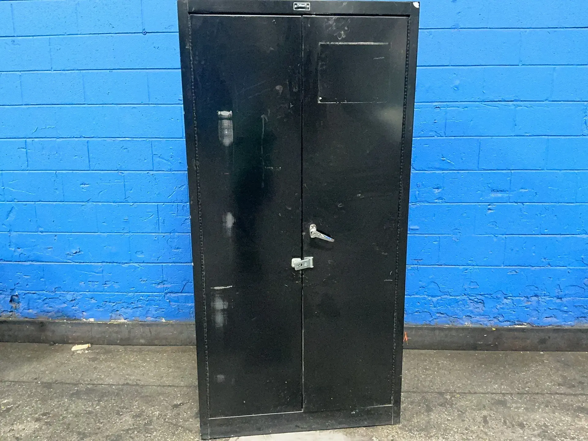 Used HALLOWELL _UNKNOWN_ Cabinets Ohio US | HGR 24 #1404527