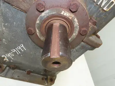 Cleveland Worm & Gear 200AT Speed Reducer 79:1 Gearbox 2.8Hp 22rpm RH Output