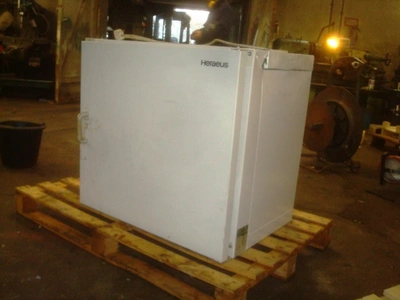 70 L Heraeus General Purpose Oven 300 Deg C Type UT6120