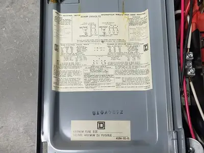 USED SQUARE D CH221N