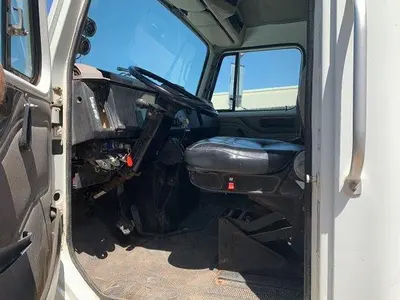 USED 2001 INTERNATIONAL 4900