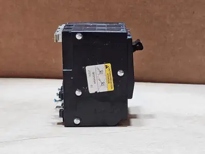 USED SQUARE D QO3100VH