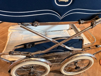Used PEREGO ANTIQUE BABY BUGGY  / STROLLER Estate & Personal Property Indiana US | Miedema Asset Management Group #1341926