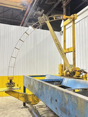 15 HP L&M EQUIPMENT MODEL #HMPC-7-24 CROSS CUT BUNDLE TRAVELING ARCH WOOD BUNDLE SAW WITH CONVEYOR: STOCK #22922