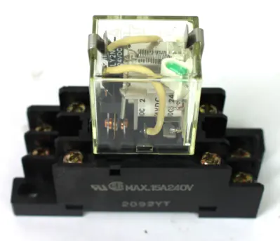 Omron LY2N Relay w/ Socket Base, 10A, 8 Pin