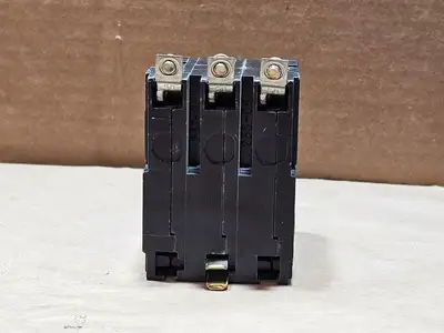 USED SQUARE D QOB330