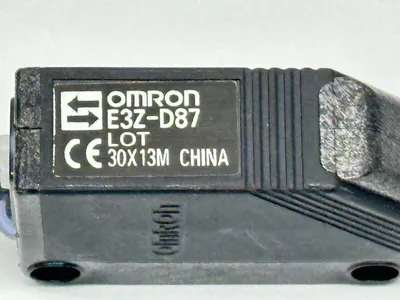 USED OMRON PHOTOELECTRIC SENSOR 0.5-2M MALE M8 4-PIN PNP