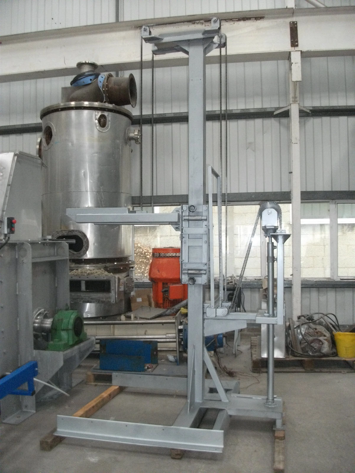 80 kG Hydraulic Floor Mounter Raise - Lower Stirrer Crane