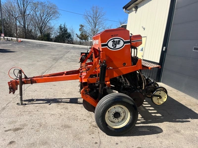 TYE 7ft Pasture Pleaser No Till Seed Drills | County Equipment Company LLC (6)