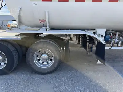 Used 1970 LUBBOCK _UNKNOWN_ Tanker Trailers Indiana US | Lakeshore Equipment Sales #1546595