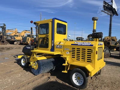 New | in-Stock 2023 SUPERIOR BROOM DT74J Mechanical Sweepers South Carolina US | National Equipment Dealers #1422818