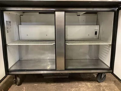 152-0542 True TSSU-48 Self Contained Sandwich Pizza Prep Table Cooler