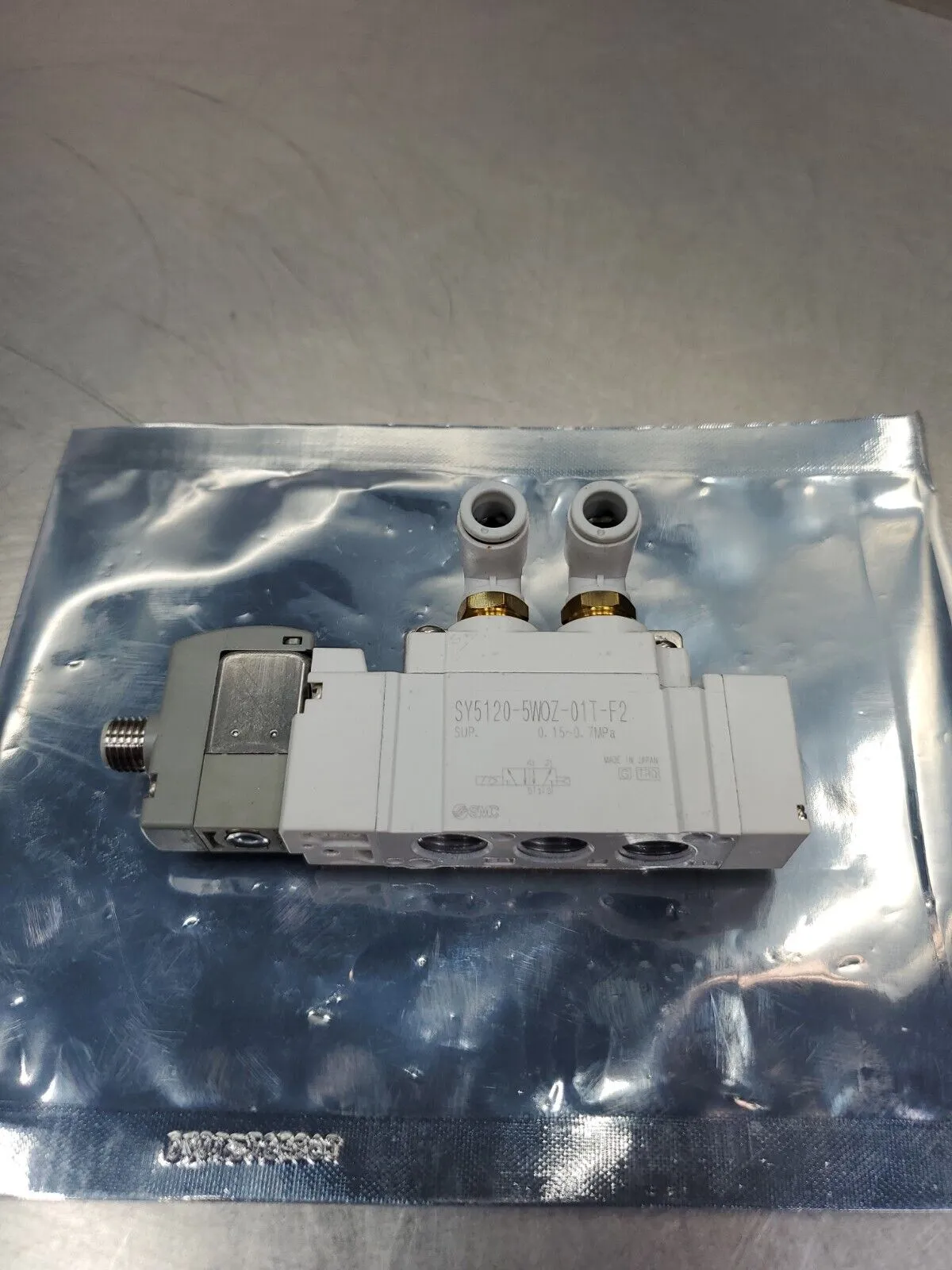 SMC SY5120-5W0Z-01T-F2 SOLENOID VALVE 0.15-0.7MPA. 6-E1