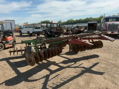 Used John Deere 13’6” Disc, Pull Behind with Pin Hitch, Hydraulic Lift/Lower, 9.5L-15 and 11L-14 Tir...