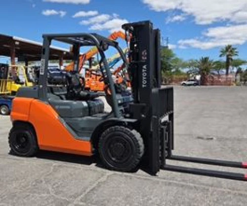 Used 2019 TOYOTA 8FGU35 Internal Combustion Forklifts: Pneumatic Tire Pennsylvania US | National Lift Equipment #1382154