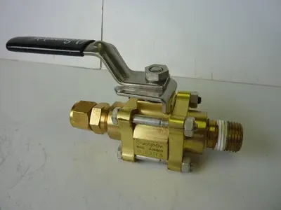 USED SWAGELOK B-63TF8