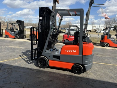 USED 1999 TOYOTA 42-6FGCU15