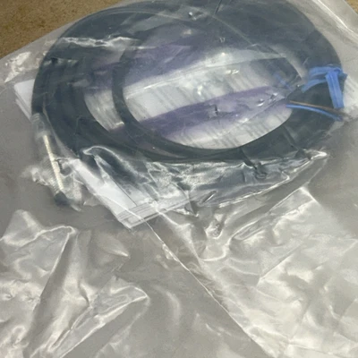 NEW Omron E2E-X3D18 2M