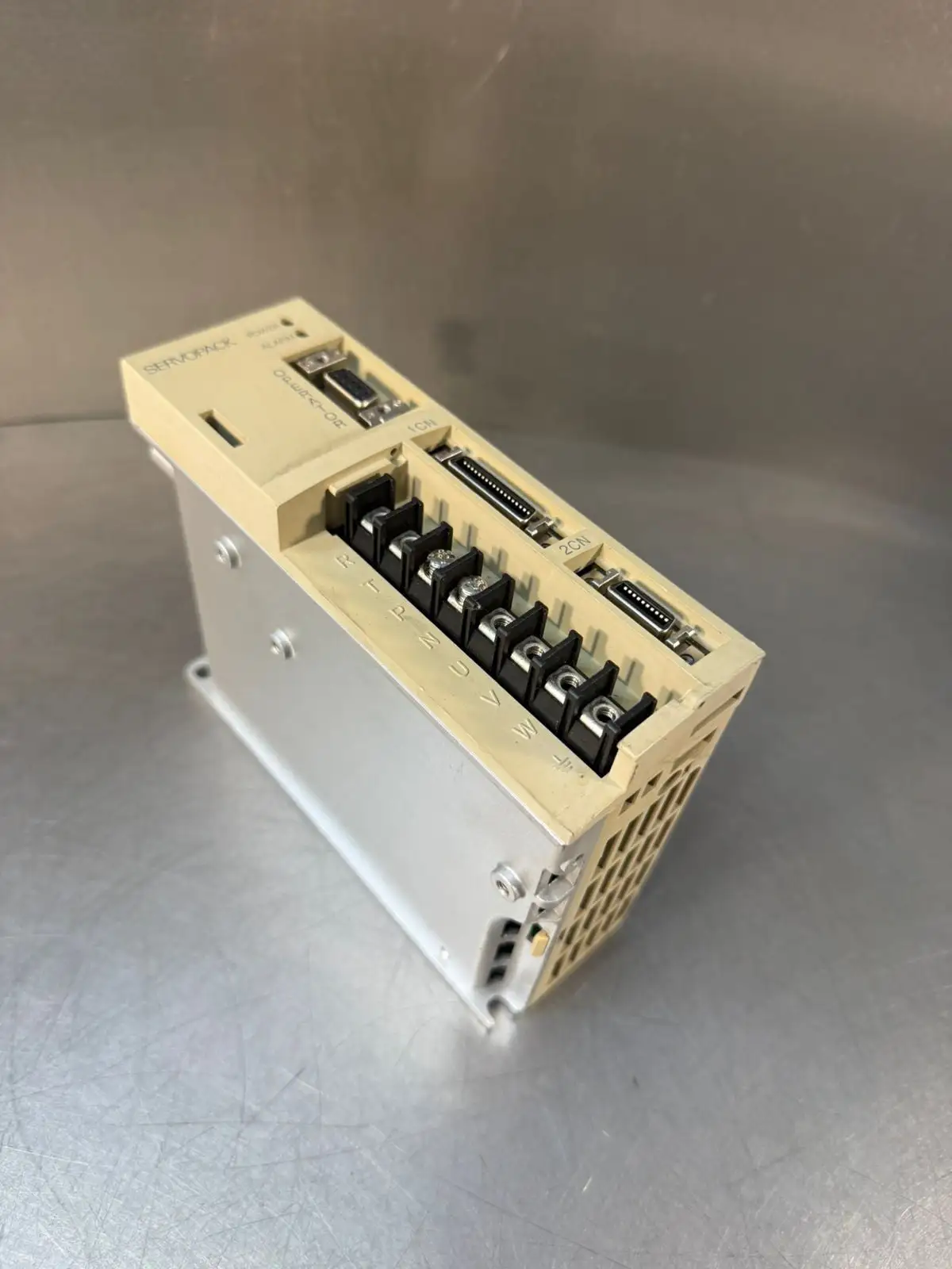 Yaskawa SGDA-01AS Servopack 200-230V 50/60hz (1.5.1)